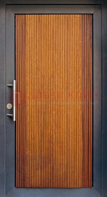 Коричневая входная дверь c МДФ панелью ЧД-03 в частный дом в Чебоксарах
