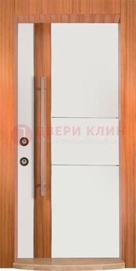 Белая входная дверь c МДФ панелью ЧД-09 в частный дом в Чебоксарах