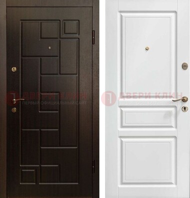 Входная дверь Коричневая металлическая филенчатая с белой МДФ внутри ДМ-241 в Чебоксарах