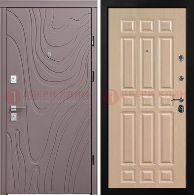 Светло-коричневая железная филенчатая дверь с рисунком МДФ ДМ-283 в Чебоксарах