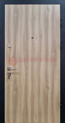 Светлая металлическая дверь с МДФ ДМ-340 в Чебоксарах