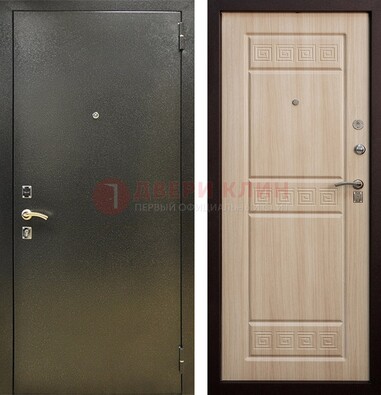 Железная темно-серая дверь с порошковым напылением и МДФ с резьбой ДП-276 в Чебоксарах