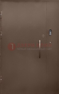 Коричневая металлическая подъездная дверь ДПД-2 в Чебоксарах