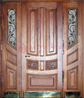 Парадная дверь со стеклом и ковкой ДПР-35 для загородного дома в Чебоксарах