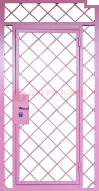 Розовая металлическая решетчатая дверь ДР-15 в Чебоксарах