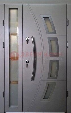 Серая железная дверь для дома со стеклом ДС-17 в Чебоксарах