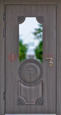 Темная железная дверь со стеклом и узором ДС-18 в Чебоксарах