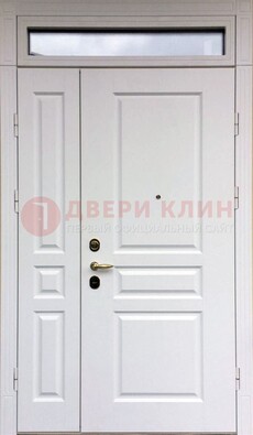 Белая двухстворчатая металлическая дверь со стеклом ДС-63 в Чебоксарах