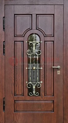 Cтальная дверь со стеклом и ковкой в коричневом цвете ДСК-119 в Чебоксарах