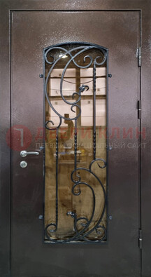 Металлическая дверь со стеклом и ковкой ДСК-95 для магазина в Чебоксарах
