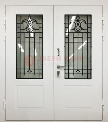Белая двухстворчатая уличная дверь Винорит со стеклом ДСТ-4 в Чебоксарах