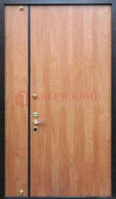 Светлая тамбурная дверь ДТМ-29 в Чебоксарах