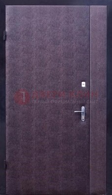 Бордовая металлическая тамбурная дверь ДТМ-3 в Чебоксарах
