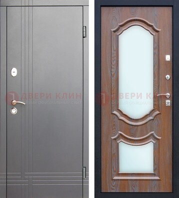 Серая входная дверь со светлой МДФ и зеркалами внутри ДЗ-77 в Чебоксарах
