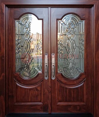 Классическая железная дверь с массивом дуба для входа ВЖ-23 в Чебоксарах