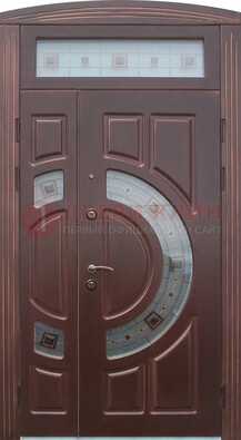 Коричневая двухстворчатая железная дверь с МДФ и витражом ВЖ-29 в Чебоксарах