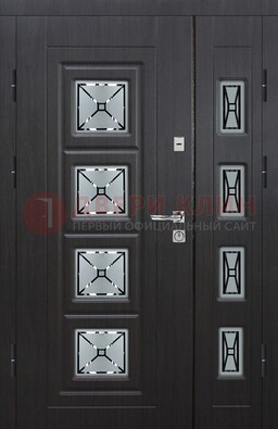Чёрная двухстворчатая железная дверь с МДФ и витражом ВЖ-35 в Чебоксарах